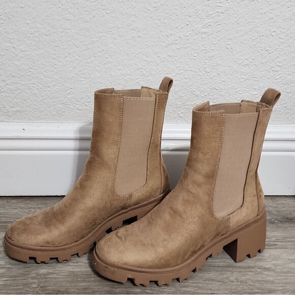 Suede Beige Khaki Chunky Heels Ankle Boots Size 8 NWOT - Picture 3 of 7